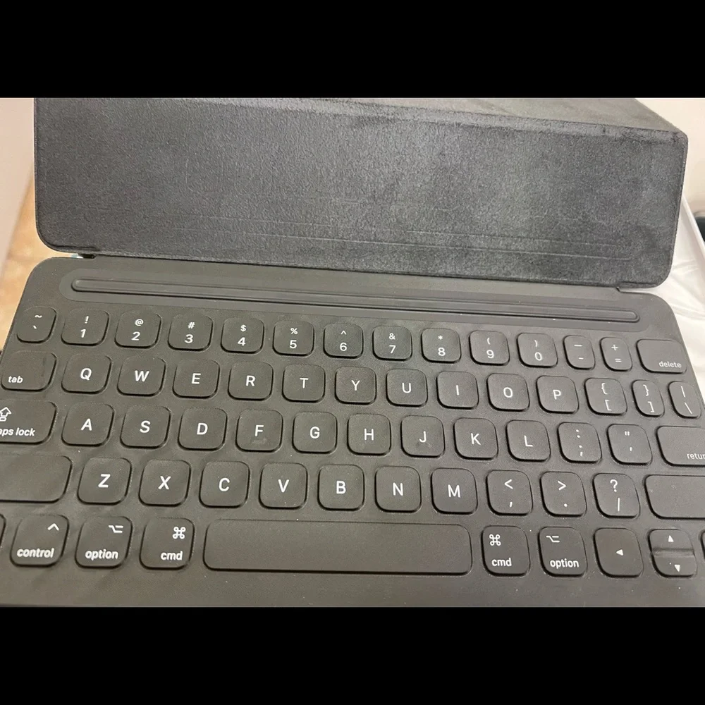 Apple Smart Keyboard for Gen 7,8,9 . …. Never Used